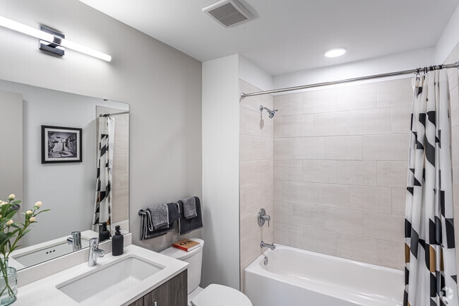 1HAB, 1BA - 982&nbsp;ft² - One Hundred Above the Park