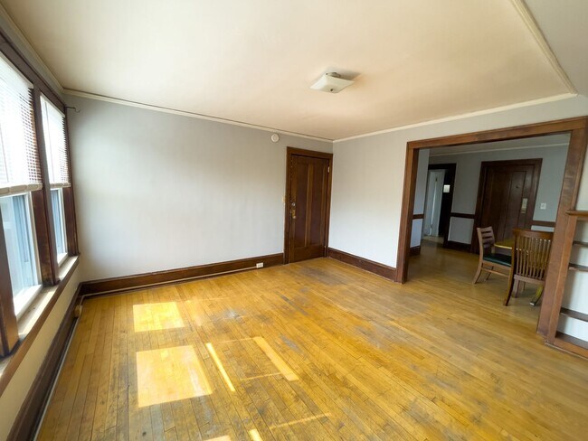 Photo - 509 6th St SE Unit 3