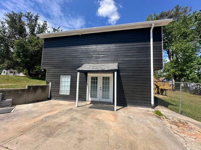 Photo - 312 Stillwood Ct