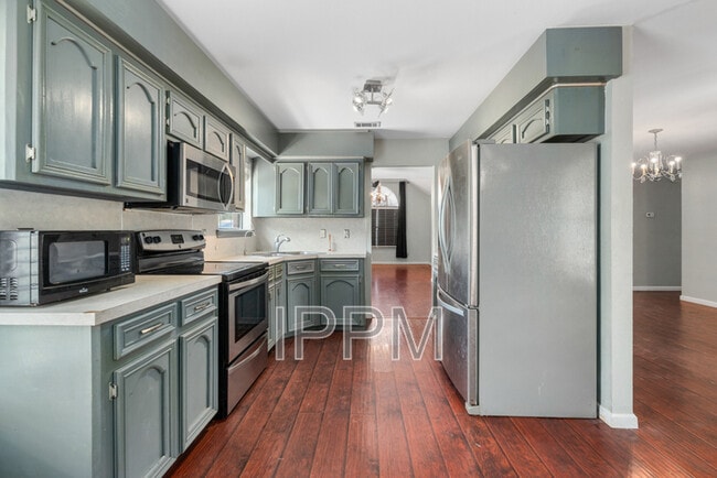 Photo - 5233 Clearview Dr
