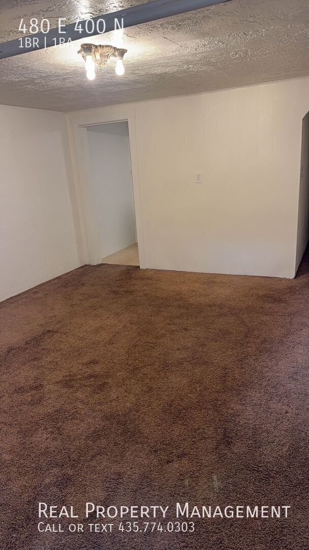 Photo - 480 E 400 N