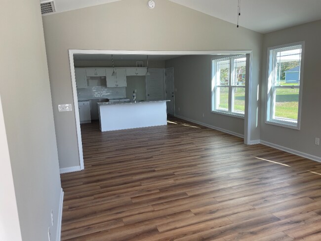 Photo - 212 Mitchner St