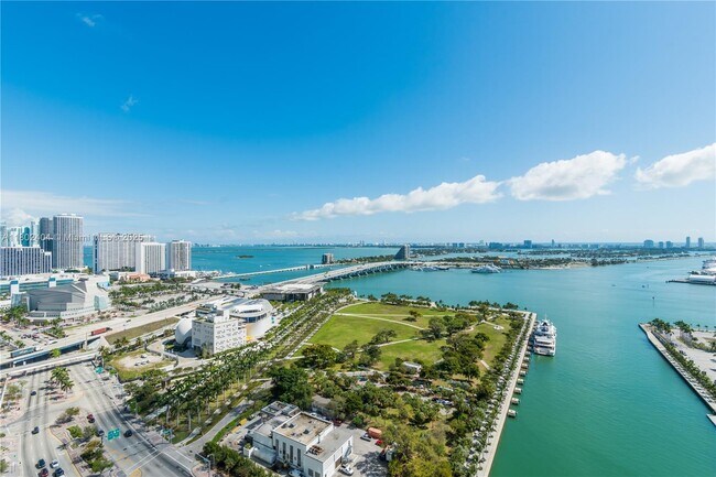 Building Photo - 888 Biscayne Blvd Unit 3911 Rental