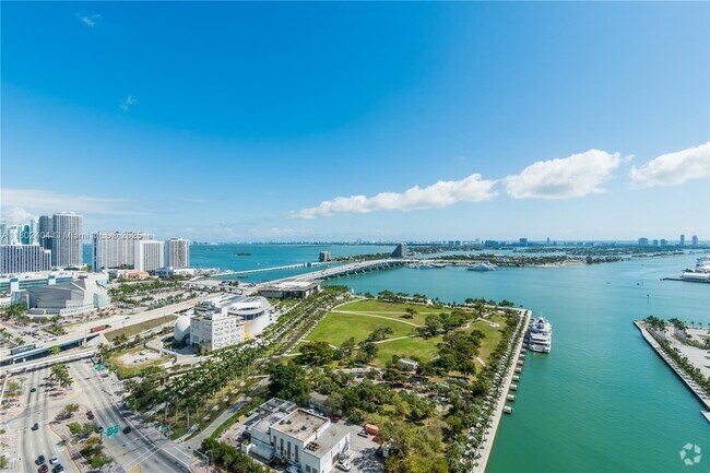 Building Photo - 888 Biscayne Blvd Unit 3911 Rental