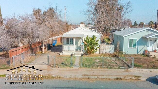 Building Photo - 304 Woodrow Ave Unit 1 Rental