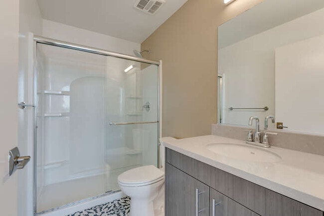 Master Bedroom En Suite Bath