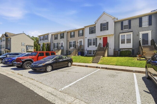 Photo - 927 Pirates Ct