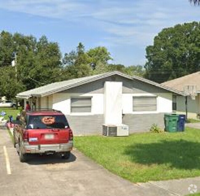 Building Photo - 2 bedroom 1 bath Duplex Unit 1208A 12th Ave W Rental