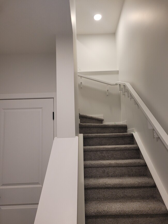 Photo - 86 Finch Gdns SE