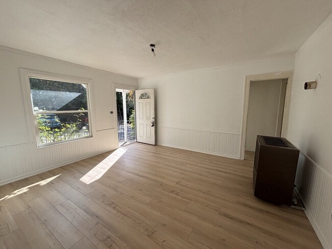 Photo - 2-Bedroom cottage for rent near downtown Placerville! Apartment