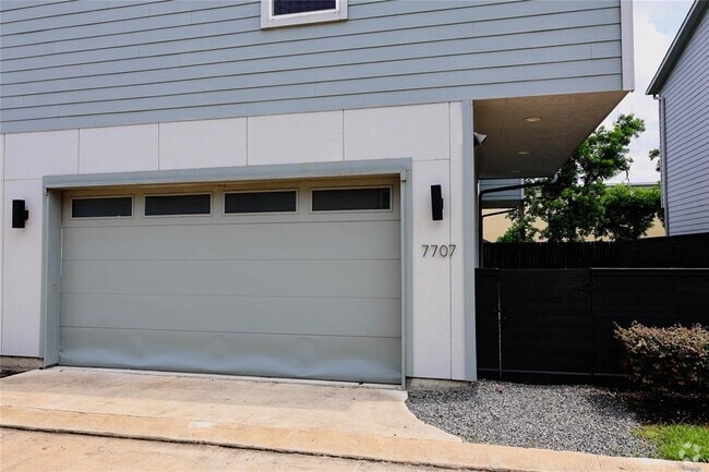 Building Photo - 7707 Jack Oak Ave Rental