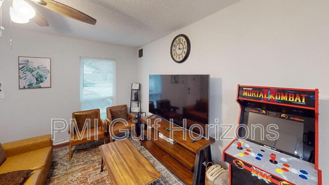 Photo - 3900 Baywoods Dr