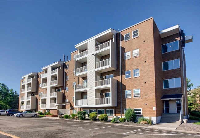 Building Exterior - 1150 Golden Cir Unit 108