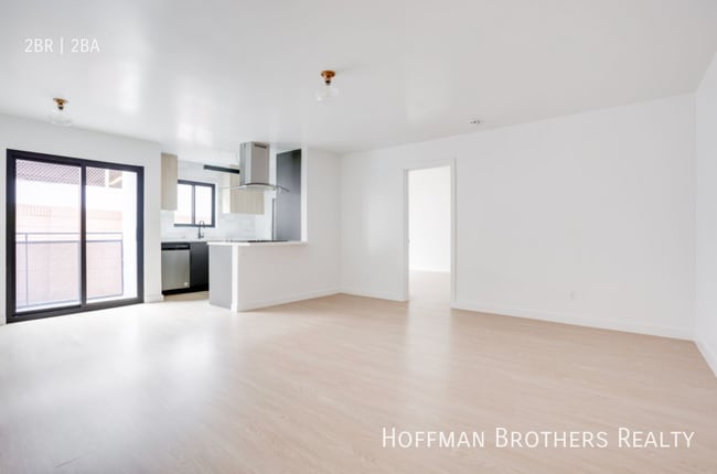 Photo - 950 Larrabee St Unit 303