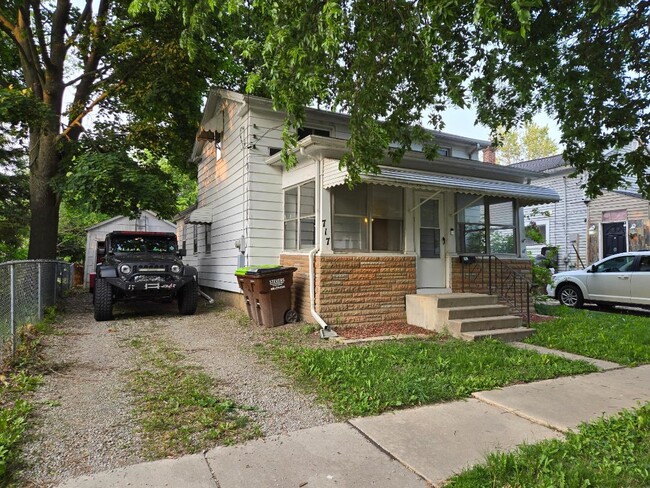 Photo - 717 E Butler St House