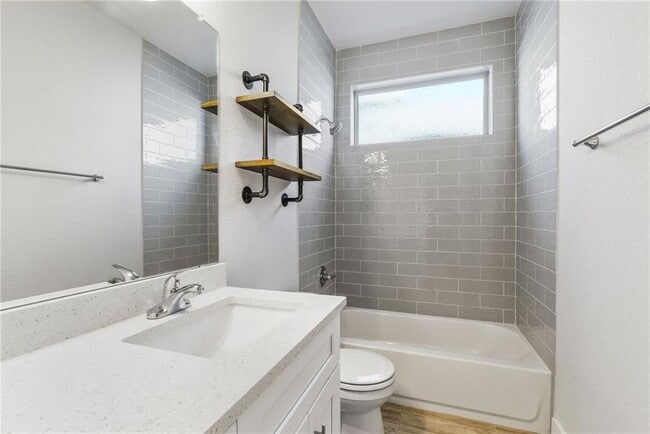 Photo - 941 Del Raphael Dr