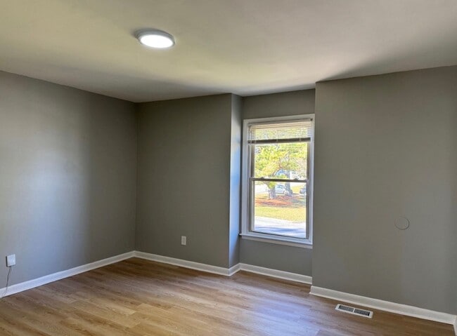 Photo - 900 Stevens Ct NE Unidad A