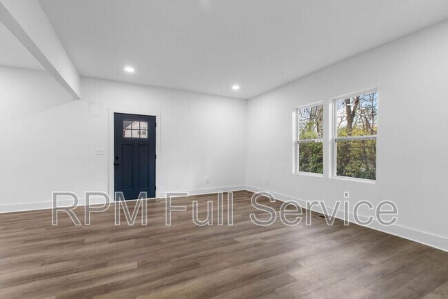 Photo - 1405 14th Ave N