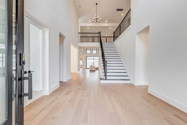1327 Crown Frst Dr