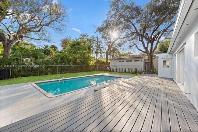 Photo - 4080 Hardie Ave