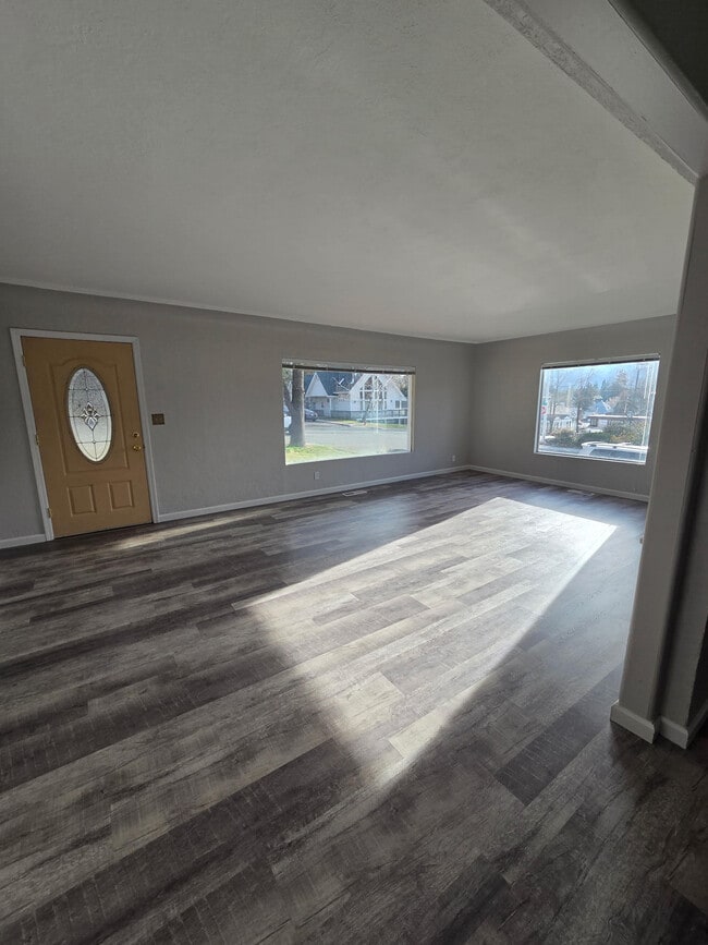 Photo - 300 E Lake St