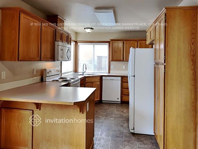 Photo - 1608 St Ct E