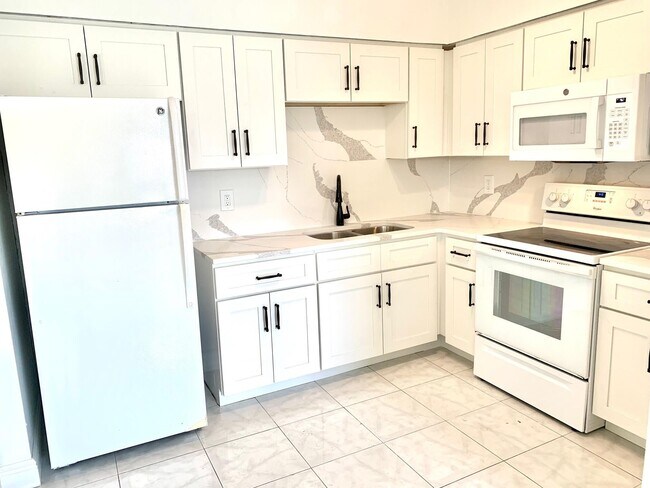 Photo - 260 NW 19th St Unidad 27