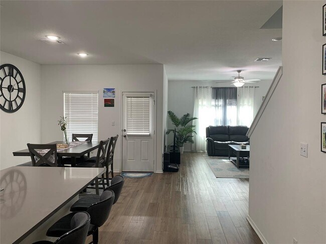 Photo - 1712 Cobblecrest Ln