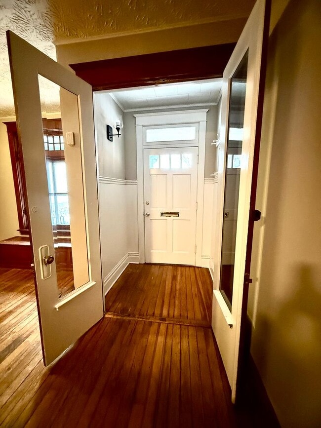 Photo - Charming & Spacious Historic 5-Bedroom Home for Rent in Carlisle, PA