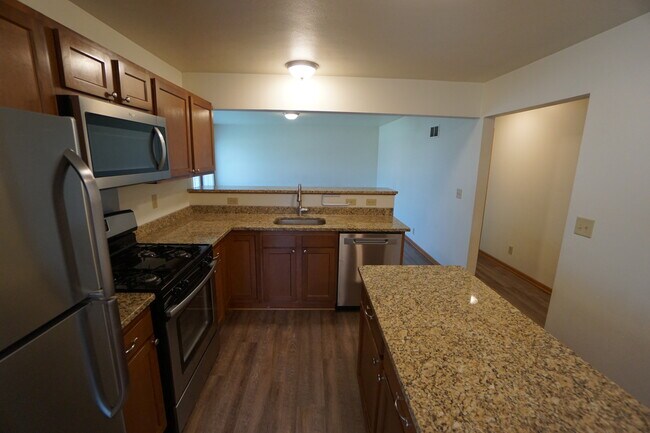 Photo - 2037 S Main St