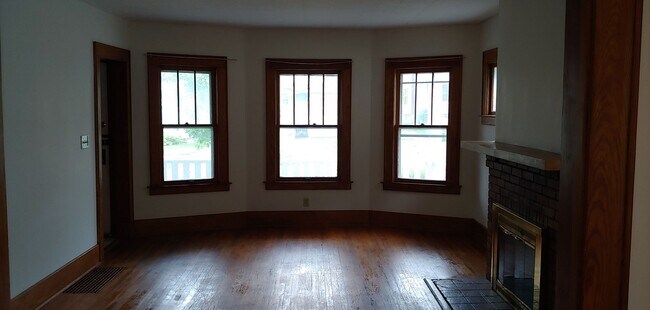 Photo - 349-351 Roosevelt Ave Unit 349 Roosevelt Avenue