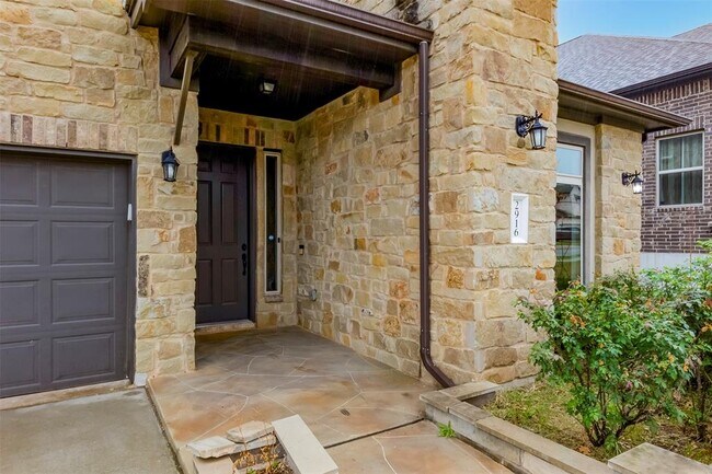 Photo - 2916 Zelma Dr