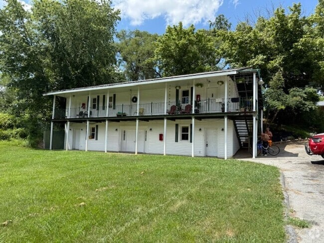 Building Photo - Whispering Hills Unit Apartment 6