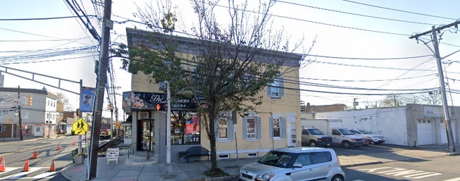 Photo - 105 Franklin St