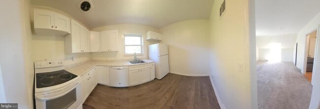 Photo - 627 Biggs Ave