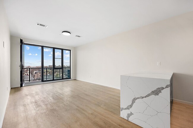 Building Photo - 15 West End Ave Unit 6B