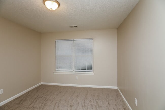 Photo - 3010 Brookfield Dr SW