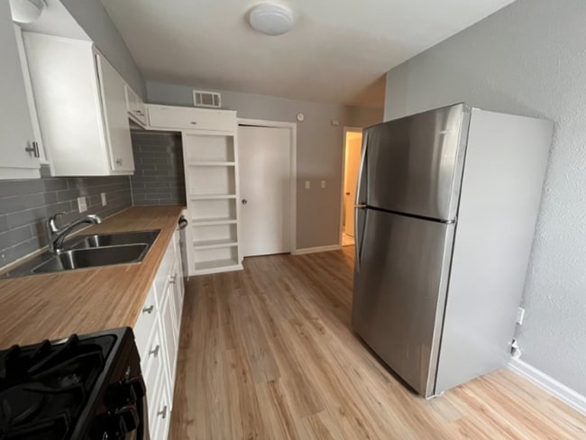 Photo - 3Bed/1.5 Bath Duplex