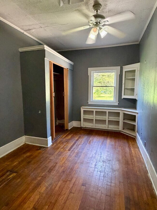 Photo - 1348 W Kirby Pl Unidad Vacant
