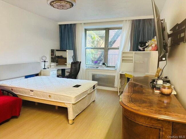 Building Photo - 64-74-74 Saunders St Unit 2D Rental
