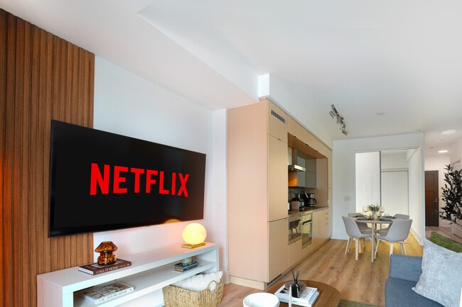 Building Photo - 300 Front St W