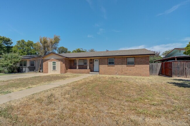 Photo - 1st Month's Free! Spacious 4 Bed 2 bath in Central Lubbock!