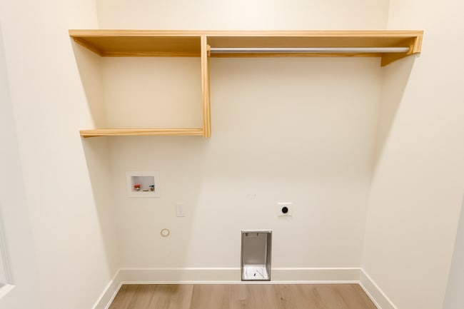 Photo - 1747/49 Hickory Unit 1749 Hickory Creek