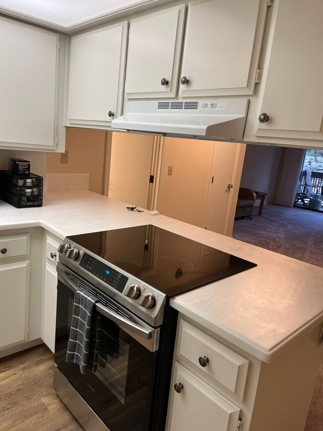 Photo - Spacious 1 bed, 2 bath condo - Available December 1st ($2500/month)