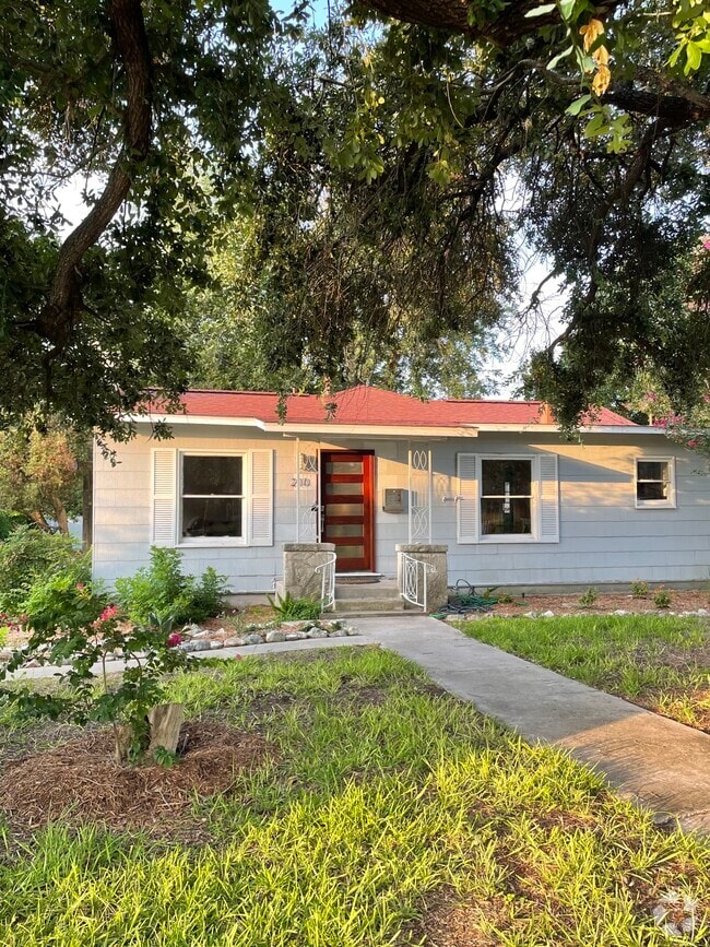 Building Photo - 210 Quentin Dr Rental
