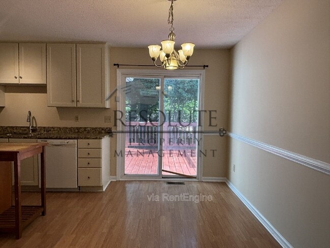 Photo - 4632 Timberhurst Dr