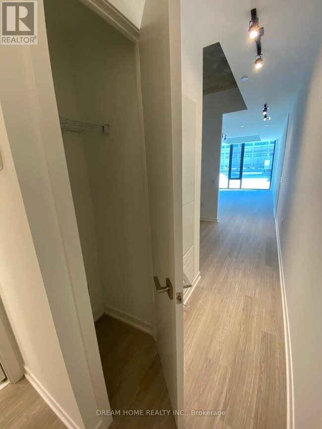 Photo - 195 McCaul St Unit 707