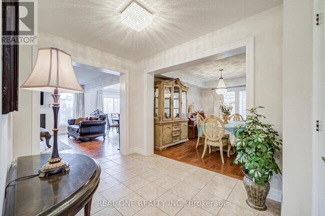 Photo - 27 Cranston St