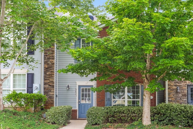 Building Photo - 5621 Union Pointe Dr