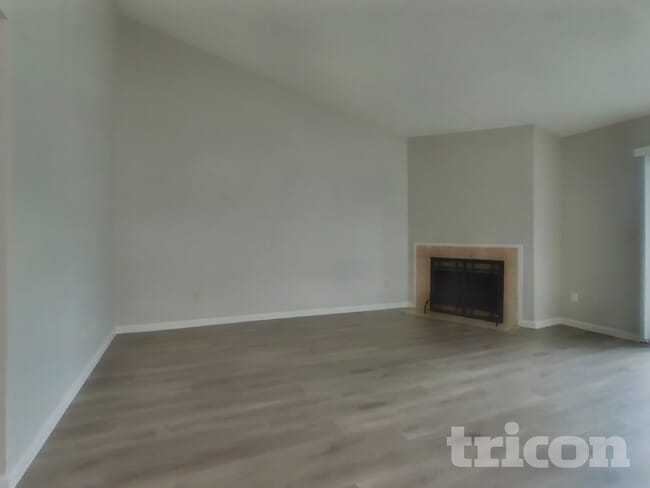 Photo - 9411 Aizenberg Cir